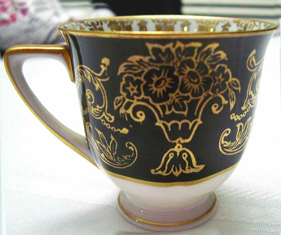 HC914 Footed Cup by Heinrich - H&C-1