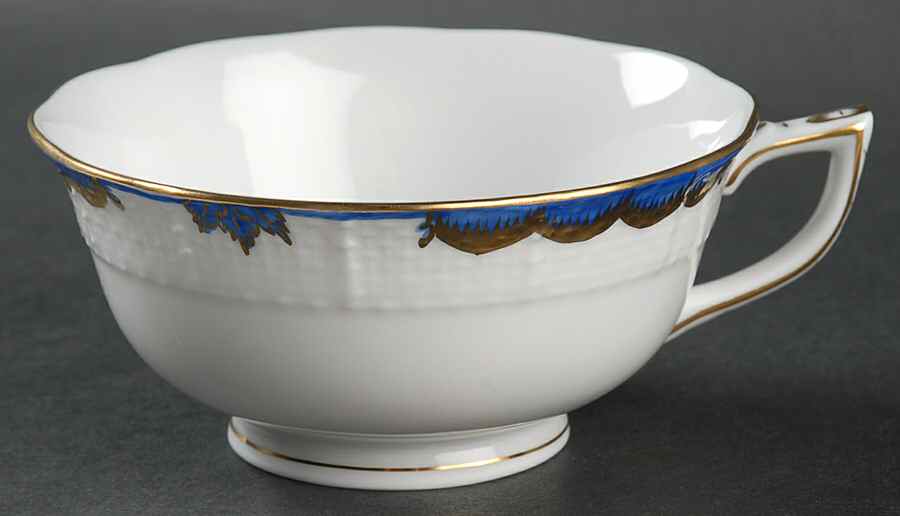 Princess Victoria Blue Footed Cup by Herend-1
