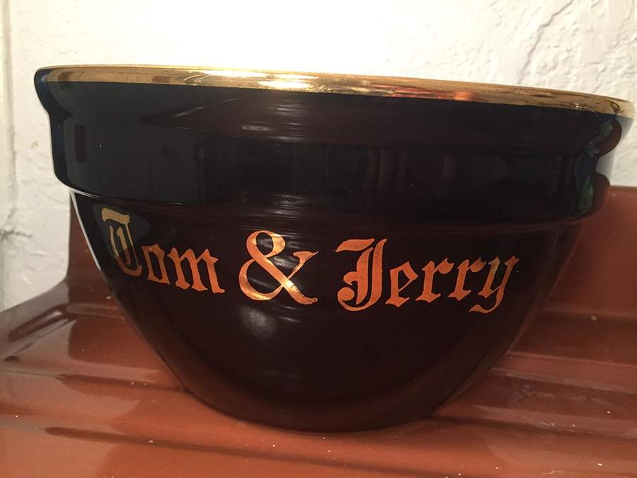 Tom and Jerry (Black) Open Tom And Jerry Bowl by Hall-1