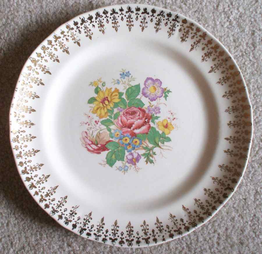 HLC3787 Dinner Plate by Homer Laughlin -1