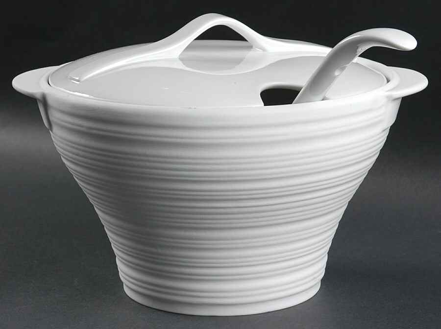 Rings Tureen & Lid w/Ladle by Home Essentials-1