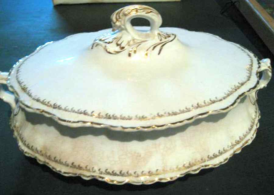 HLC3800 Round Covered Vegetable by Homer Laughlin -1