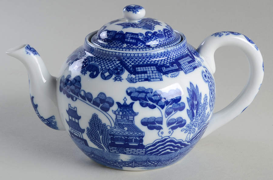 Blue Willow Teapot & Lid with Infuser by Harold Import Comp-1