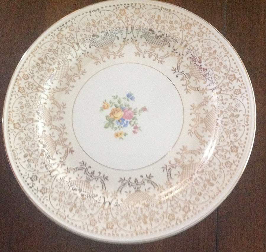HLC3979 Dinner Plate by Homer Laughlin -1