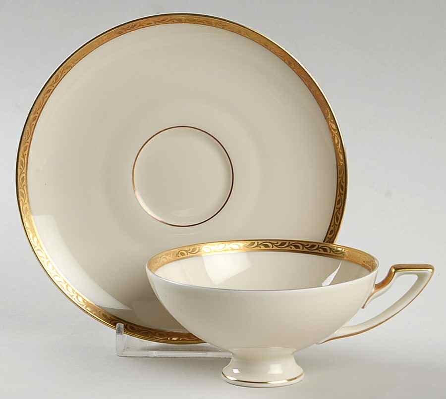 HC1306 Footed Demitasse Cup & Saucer Set by Heinrich - H&C-1