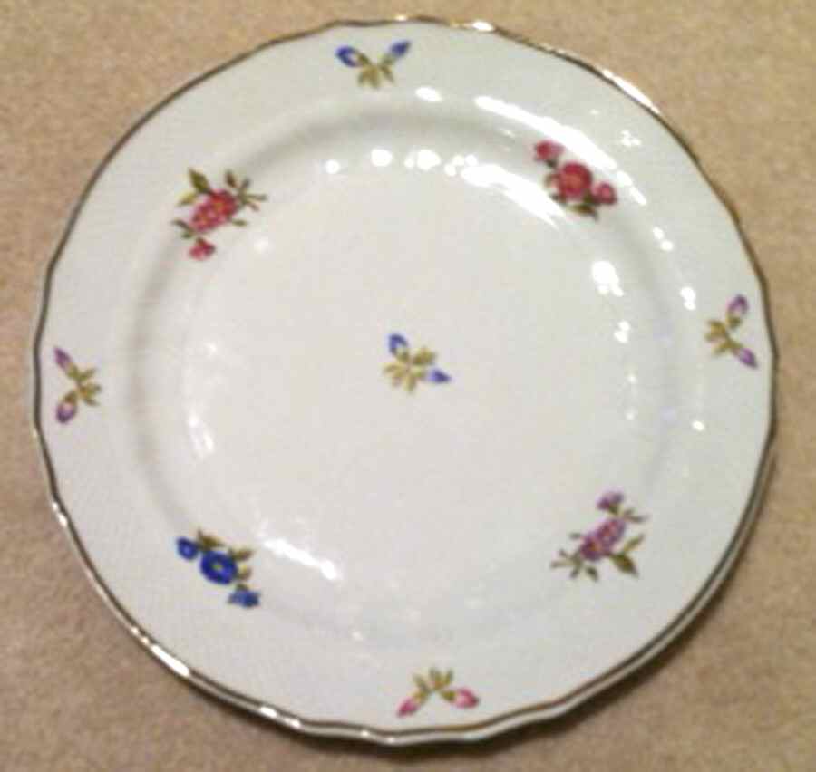 HLH6 Dinner Plate by Hollohaza-1