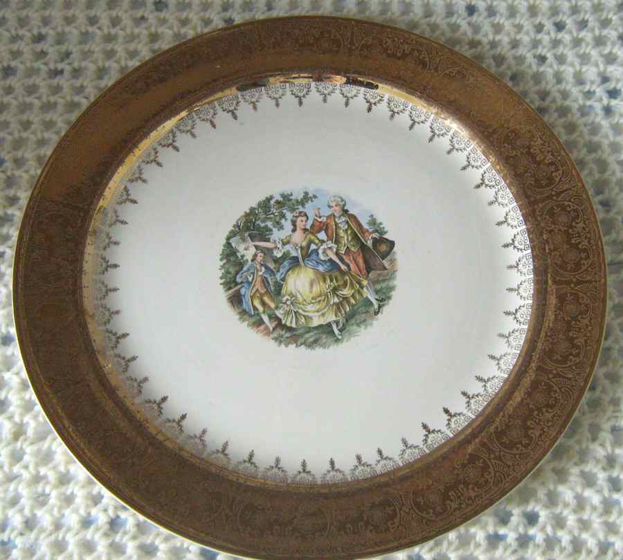 HLC2689 Cake Plate by Homer Laughlin -1