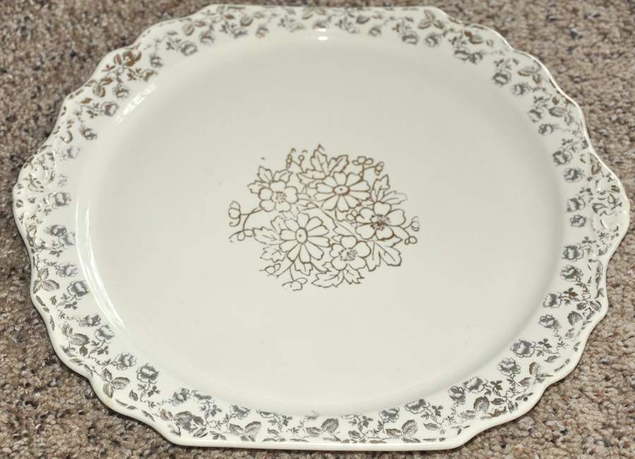 HLC2698 Handled Cake Plate by Homer Laughlin -1