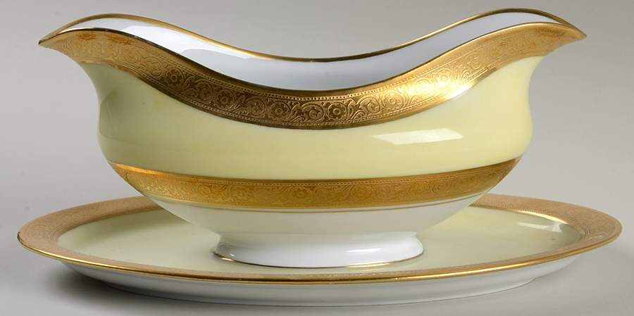 HUT2372 Gravy Boat with Attached Underplate by Hutschenreuther-1