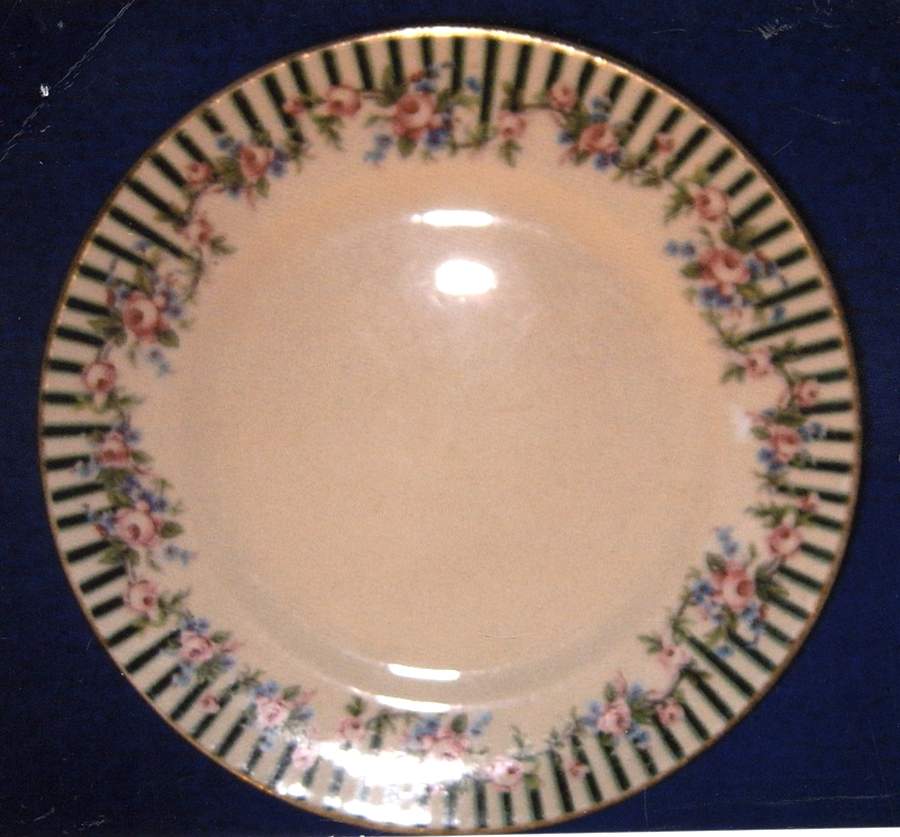 HRW25 Dinner Plate by HR Wyllie-1