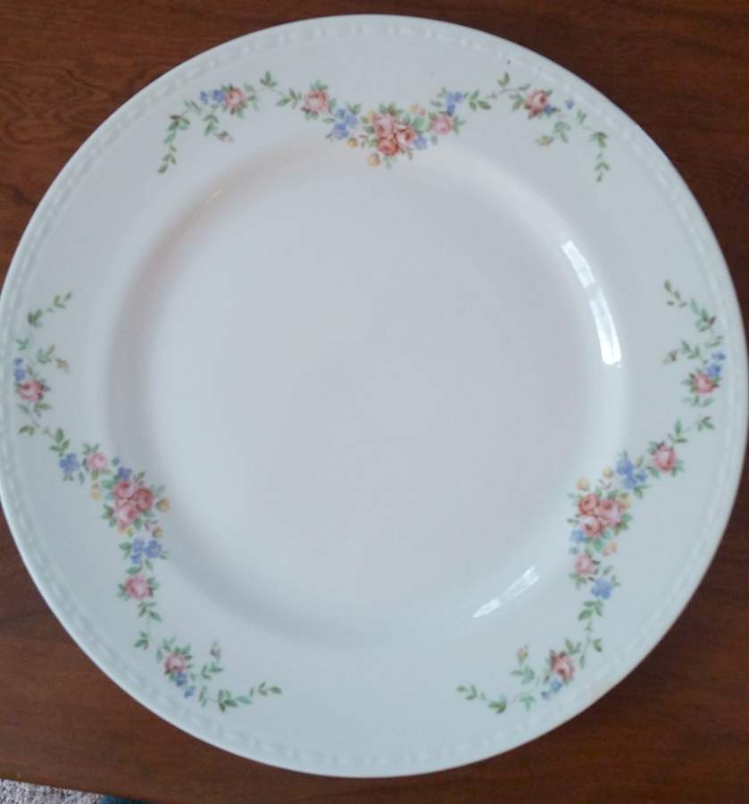 HLC4185 Dinner Plate by Homer Laughlin -1