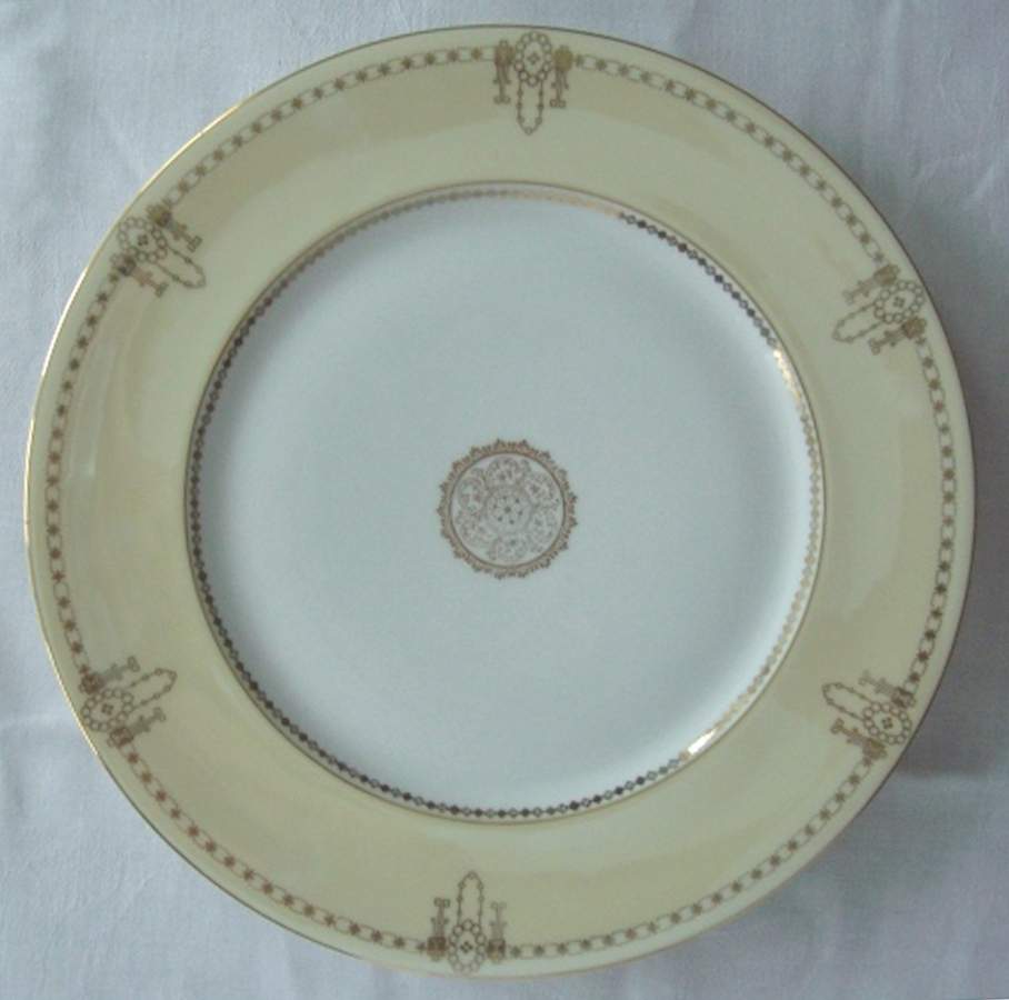 HC1493 Dinner Plate by Heinrich - H&C-1