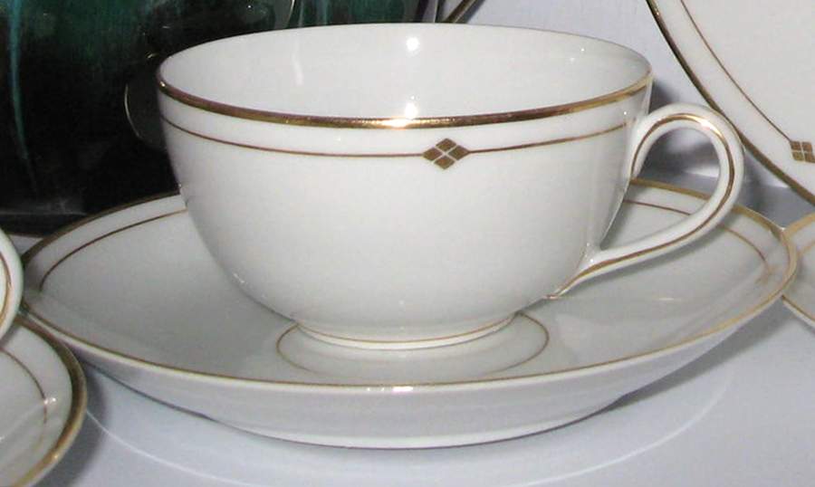 HBU27 Flat Cup & Saucer Set by Hub China-1