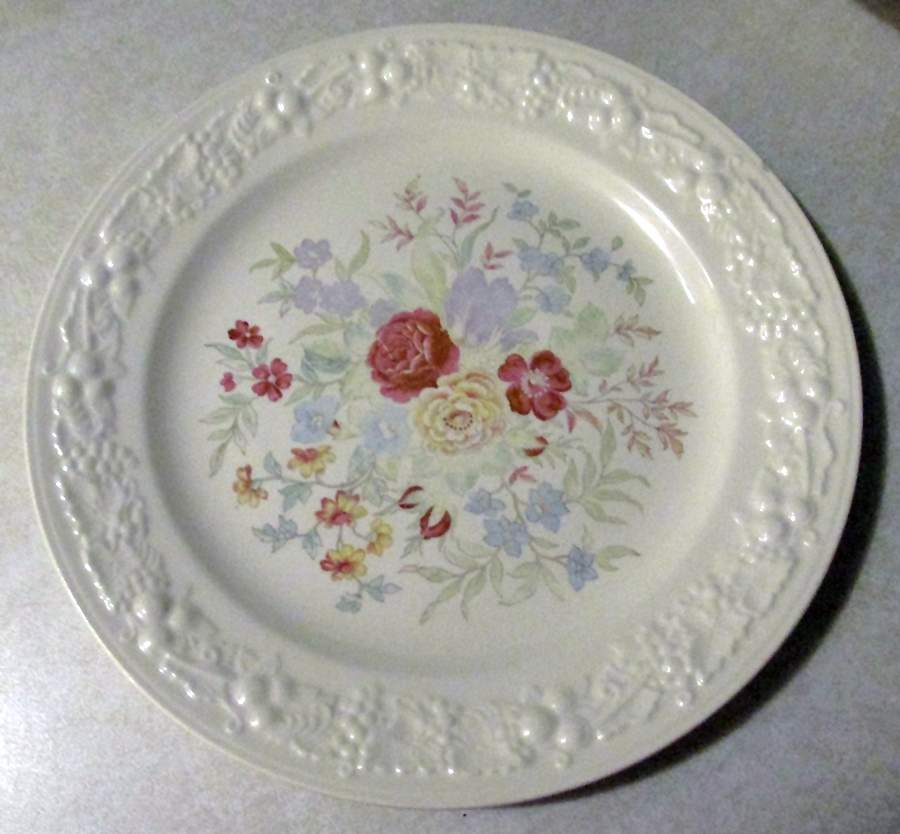 HLC4224 Dinner Plate by Homer Laughlin -1