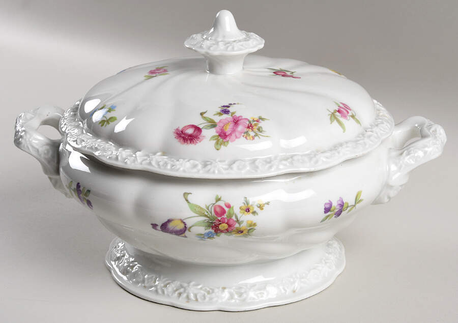 HEP122 Round Covered Vegetable by Graf Von Henneberg-1
