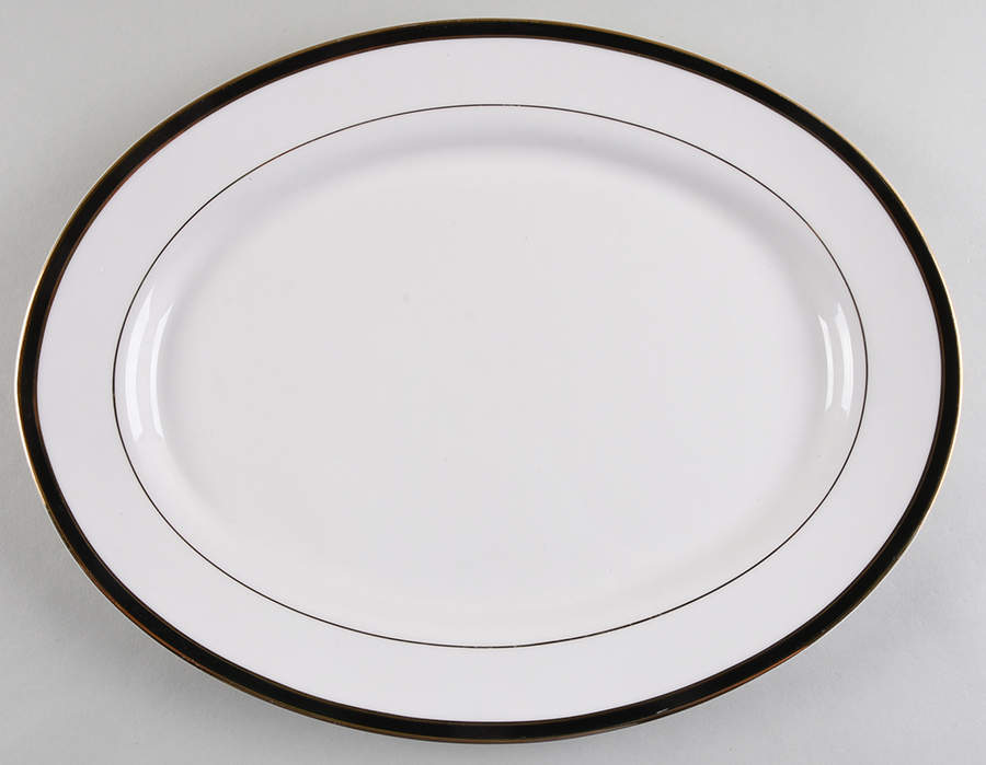 Aristocrat Black 14" Oval Serving Platter by International-1