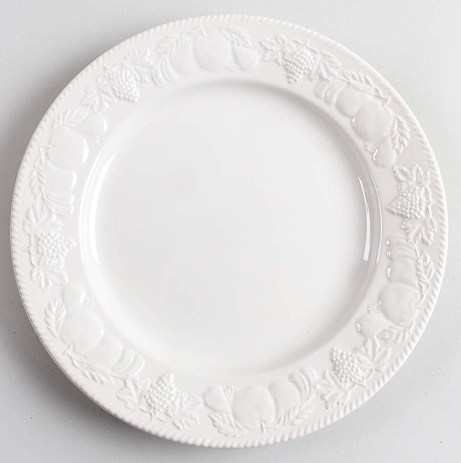 Devonshire Dinner Plate by International-1
