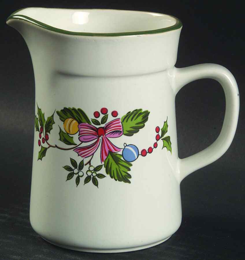 Noel (Band 1-4" From Edge) Creamer by International-1