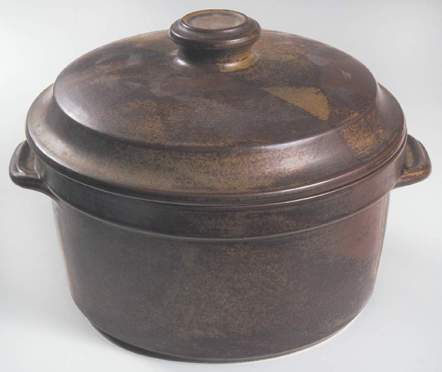 Roan Mountain 3.5 Quart Round Covered Casserole by Iron Mountain-1