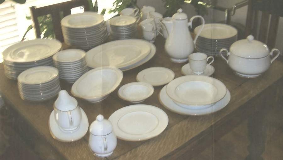 Fiancee Dinner Plate by Ireland-1