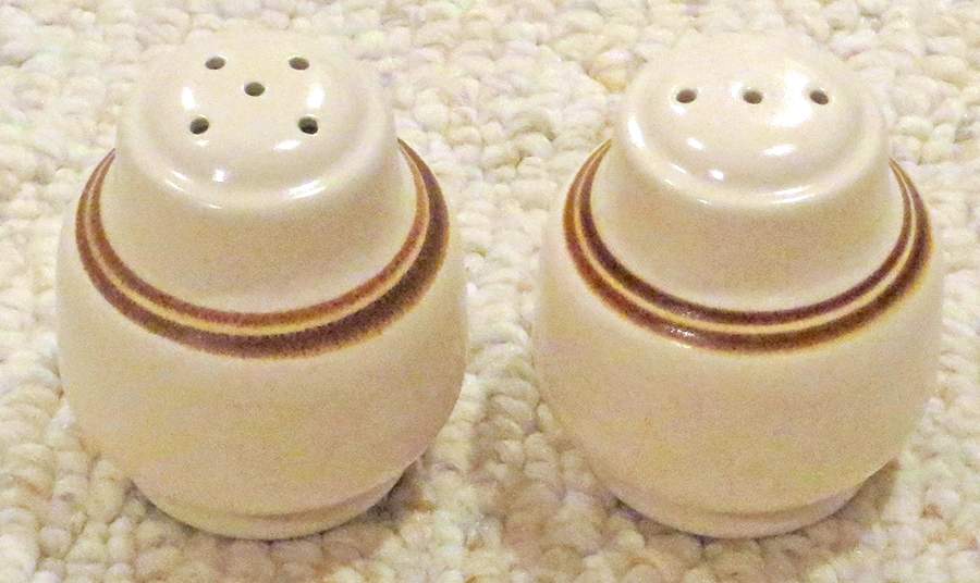 Nutmeg Salt & Pepper Set by Woodberry Collection (Japan)-1
