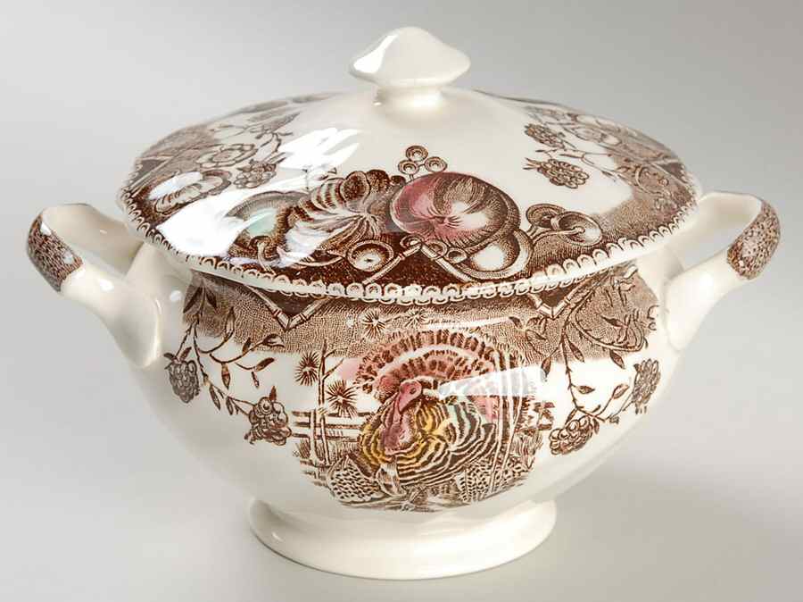 His Majesty (Made in England) Sugar Bowl & Lid by Johnson Brothers-1