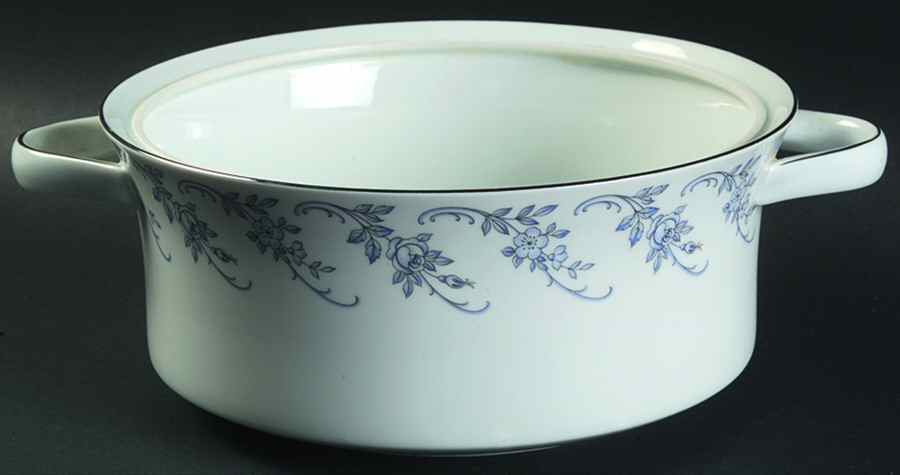Blue Danube Round Vegetable No Lid by Johann Haviland-1