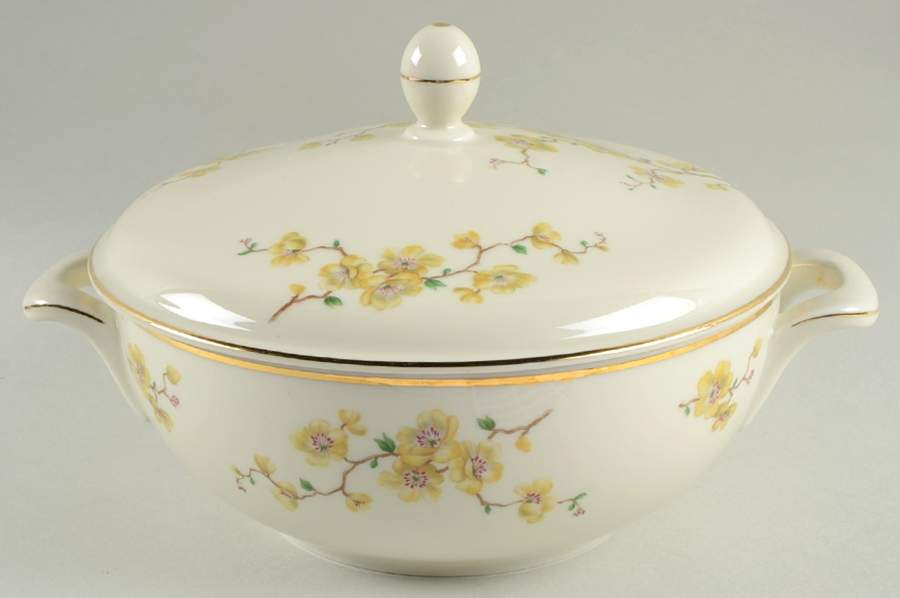 E653 Round Covered Vegetable by Johann Haviland-1