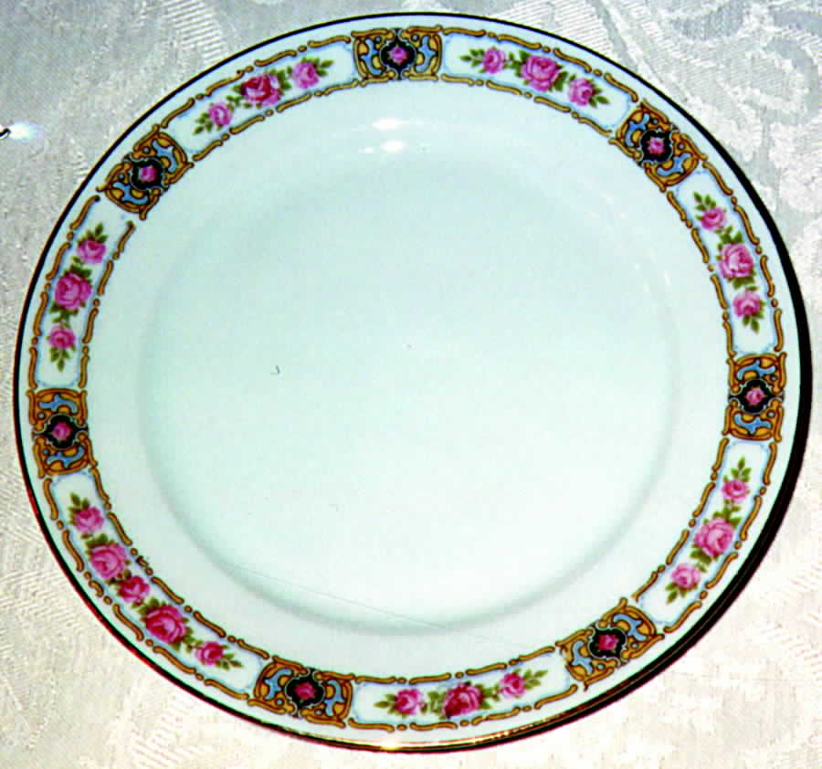 JAE42 Dinner Plate by Jaeger-1
