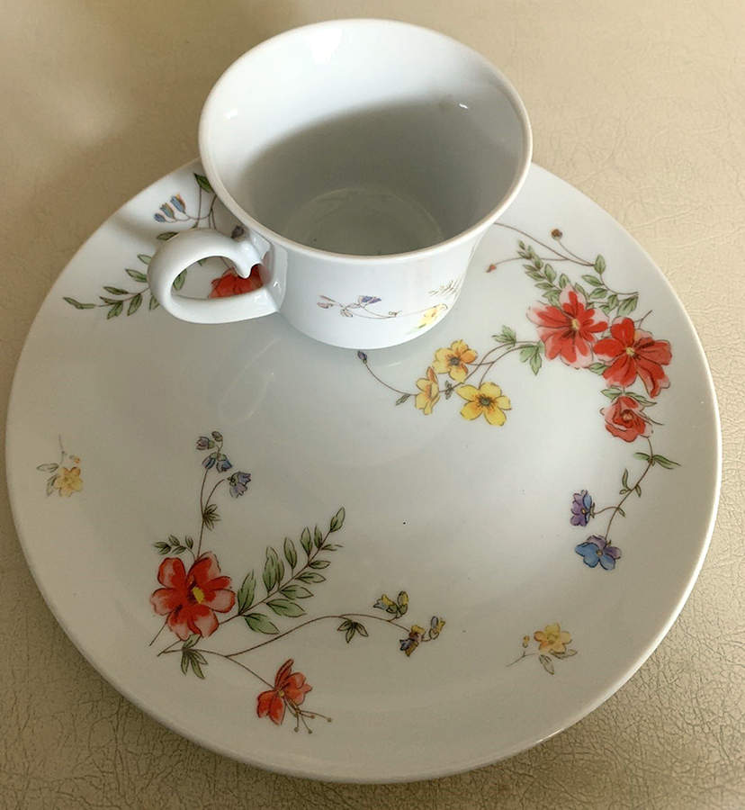 Nadine (No Trim) Snack Plate & Cup Set by Jardin-1