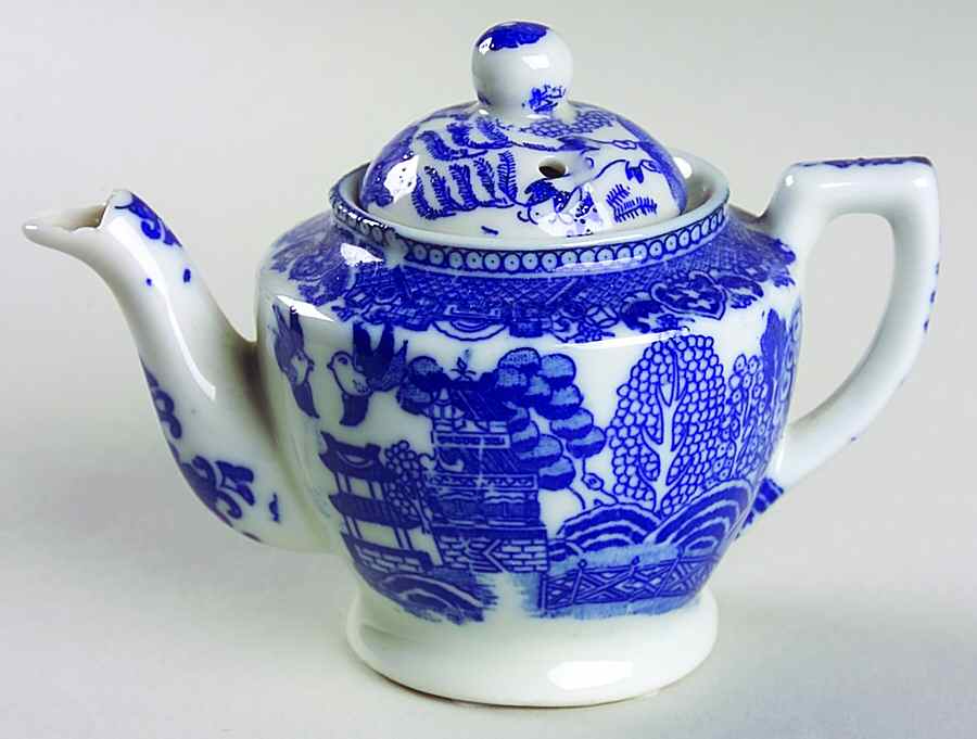 Blue Willow (Child's Set, Made in Japan) Toy Tea Pot & Lid by Japan-1