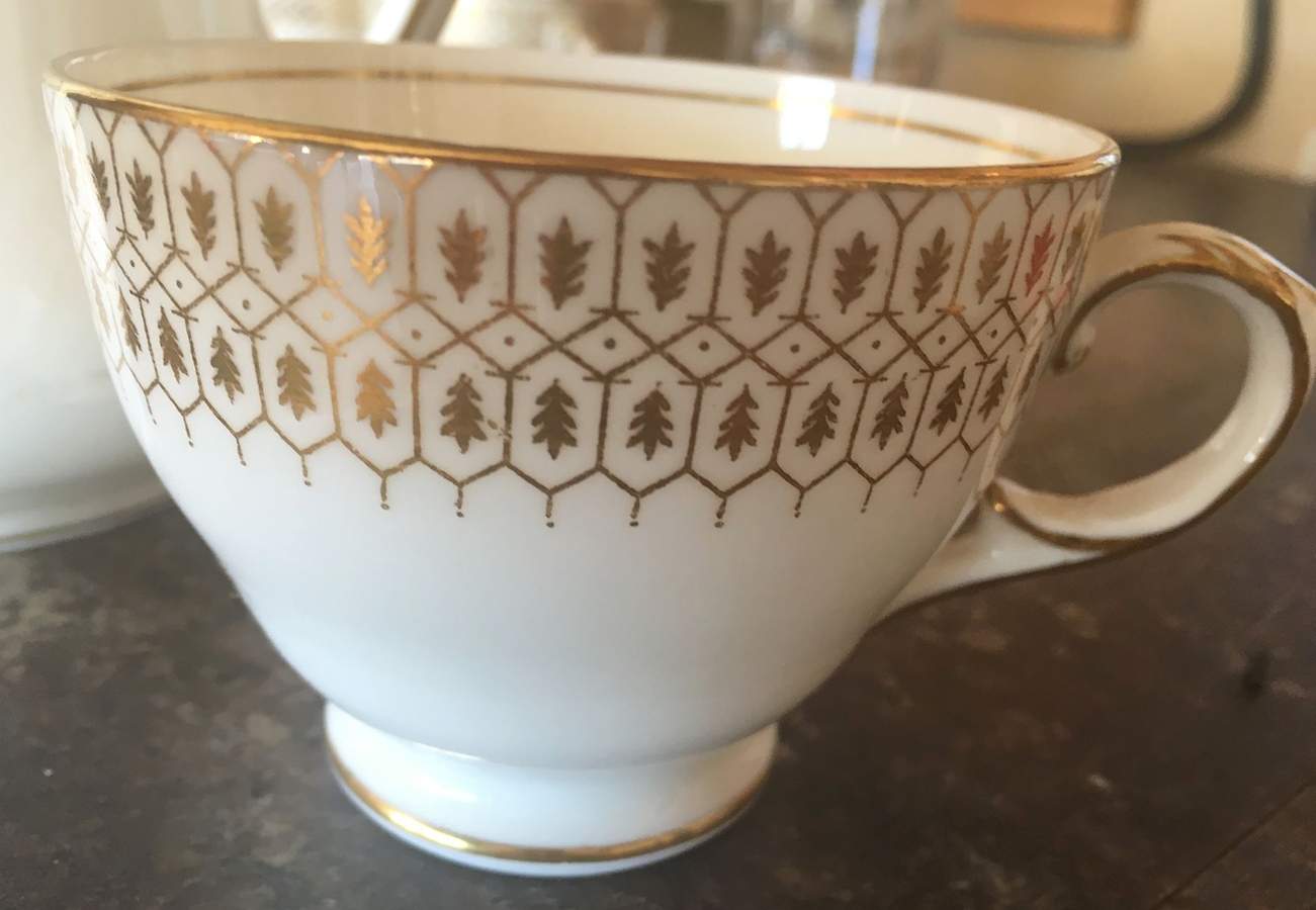 Uni Footed Cup by George Jones & Sons-1