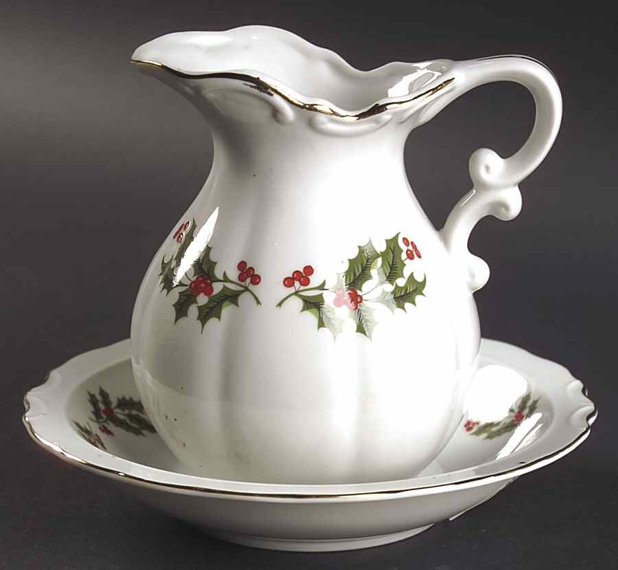 Christmas Holly (Smooth Edge) Small Pitcher & Bowl Set by Kashima-1