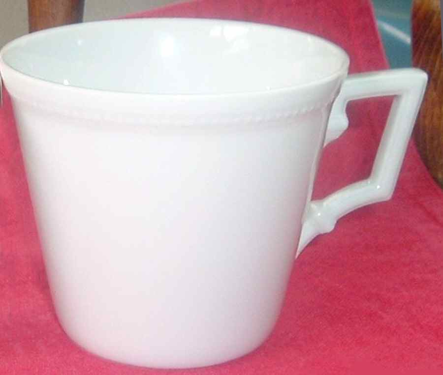 KAI2 Flat Cup & Saucer Set by Kaiser-1
