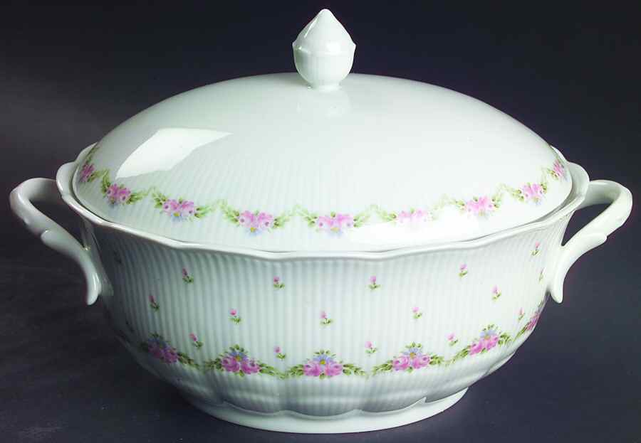 Marseille Oval Covered Vegetable by Kaiser-1
