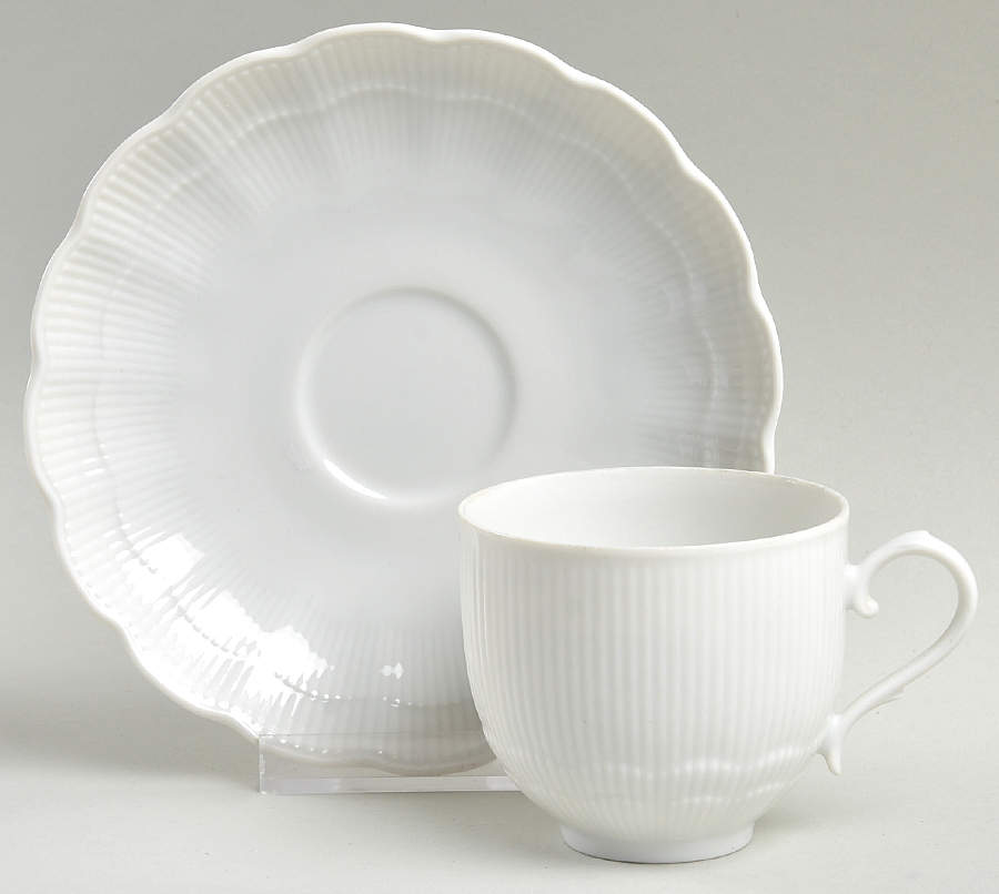 Romantica All White Flat Cup & Saucer Set by Kaiser-1