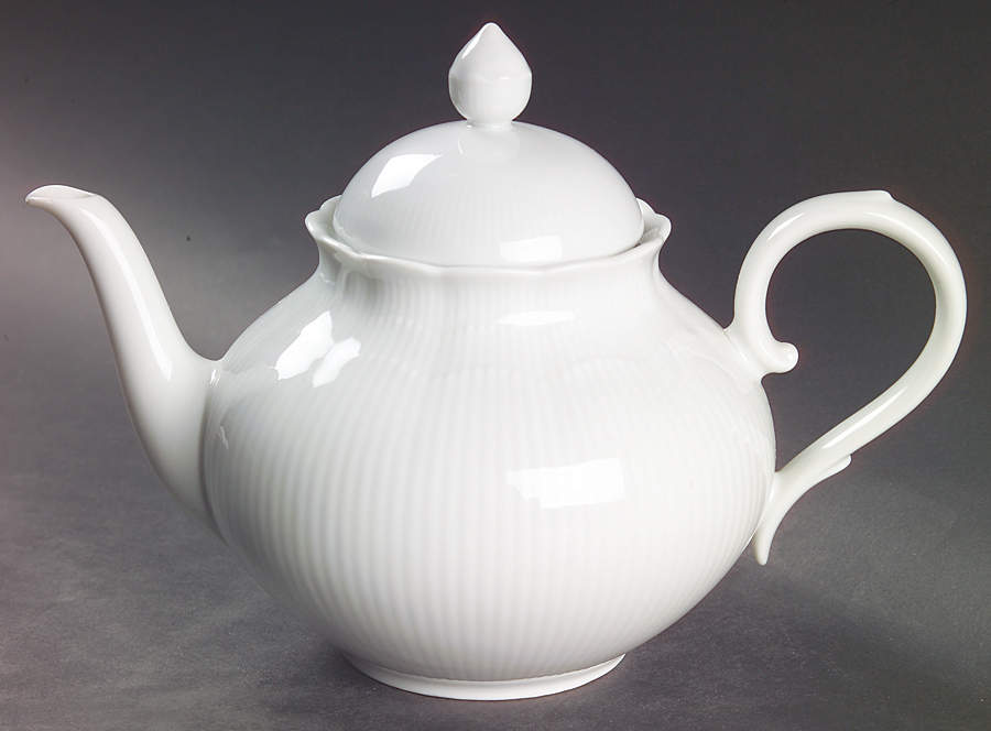 Romantica All White Mini Teapot & Lid by Kaiser-1