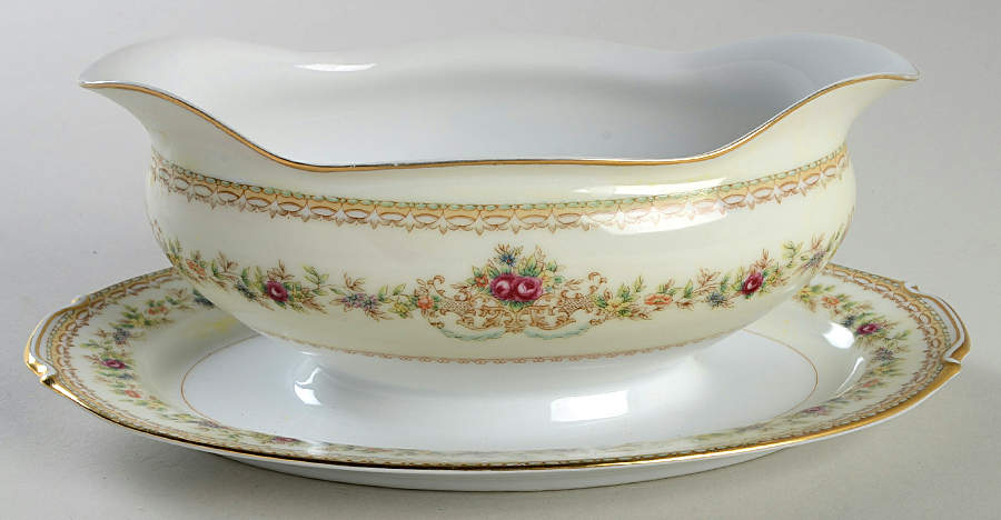 Karen Gravy Boat with Attached Underplate by King's Court-1