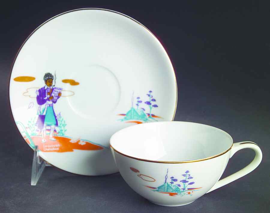 KNX1 Flat Cup & Saucer Set by Knox-1