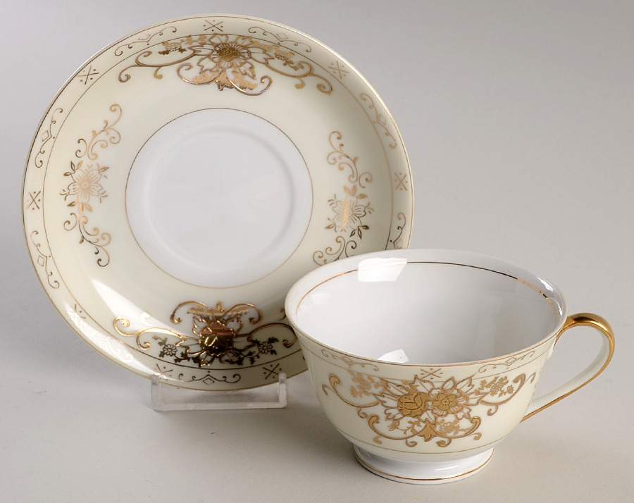 KON40 Footed Cup & Saucer Set by Kongo-1