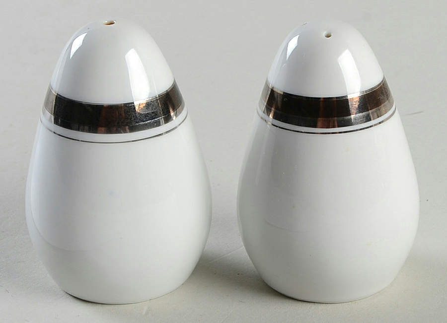 Victoria Salt & Pepper Set by Kessington-1