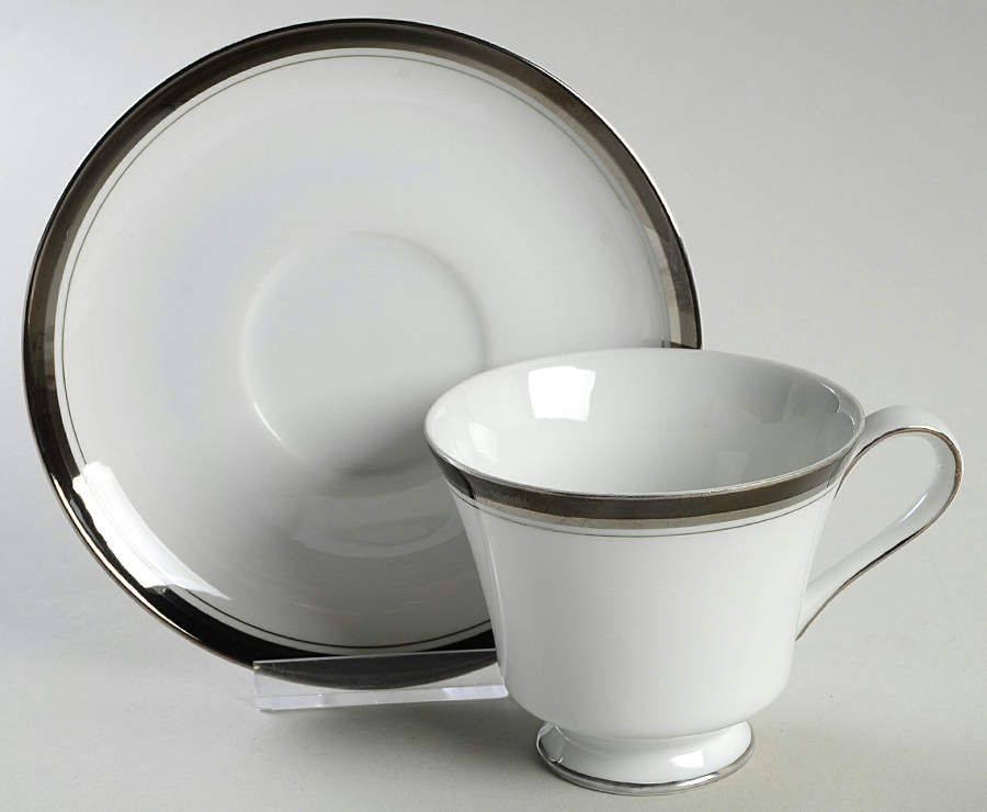 Victoria Traditional Footed Cup & Saucer Set by Kessington-1