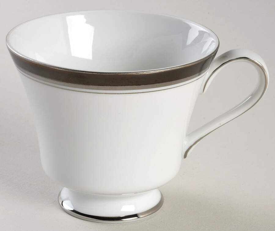 Victoria Footed Cup by Kessington-1
