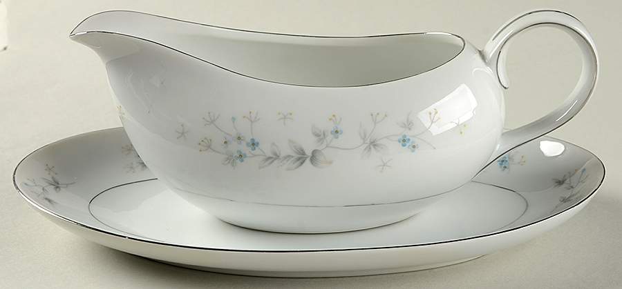 Belmont Gravy Boat & Underplate by Kyoto-1
