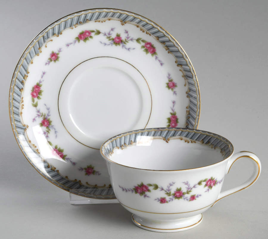 Hampton Footed Cup & Saucer Set by Kyoto-1