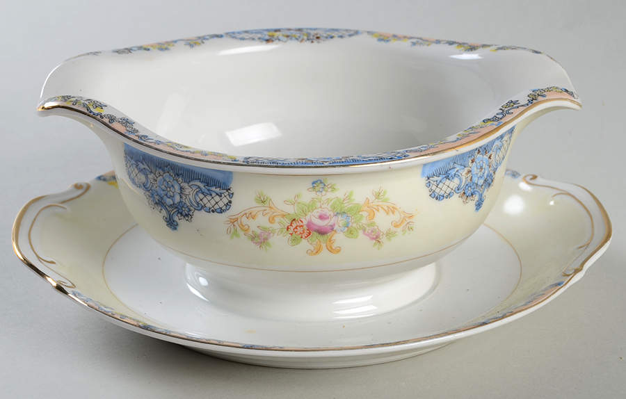 KRE8 Gravy Boat with Attached Underplate by Krescent (Japan)-1