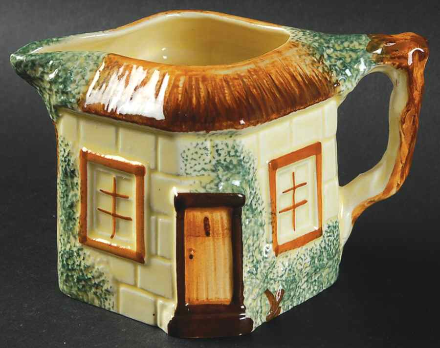 KSY1 Creamer by Keele Street Pottery-1