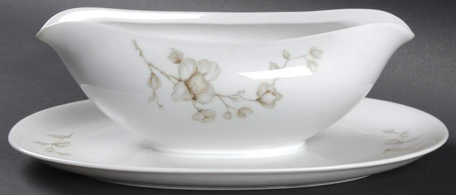 KPM118 Gravy Boat with Attached Underplate by KPM-1