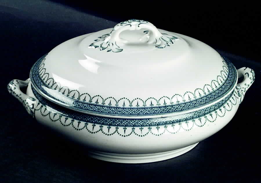 Claremont Blue Round Covered Vegetable by Keeling & Co-1