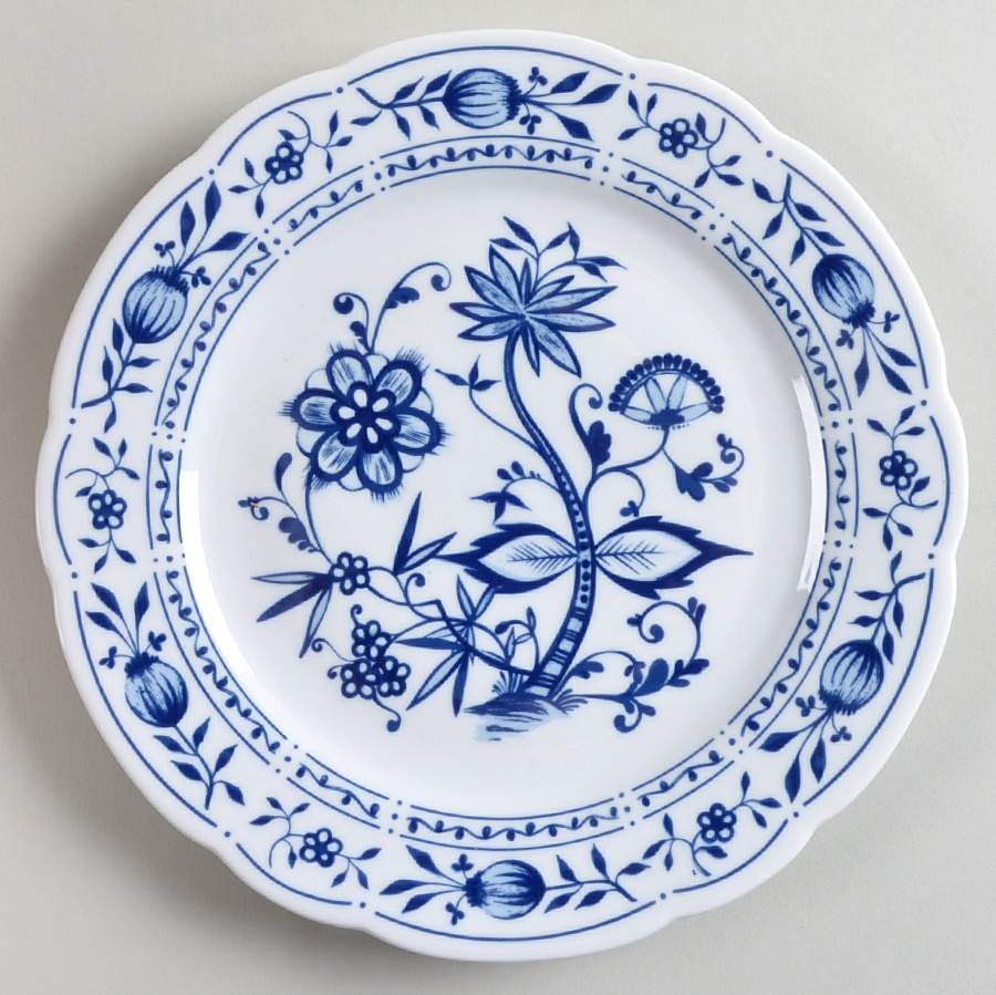 Blue Onion Dinner Plate by Kahla-1